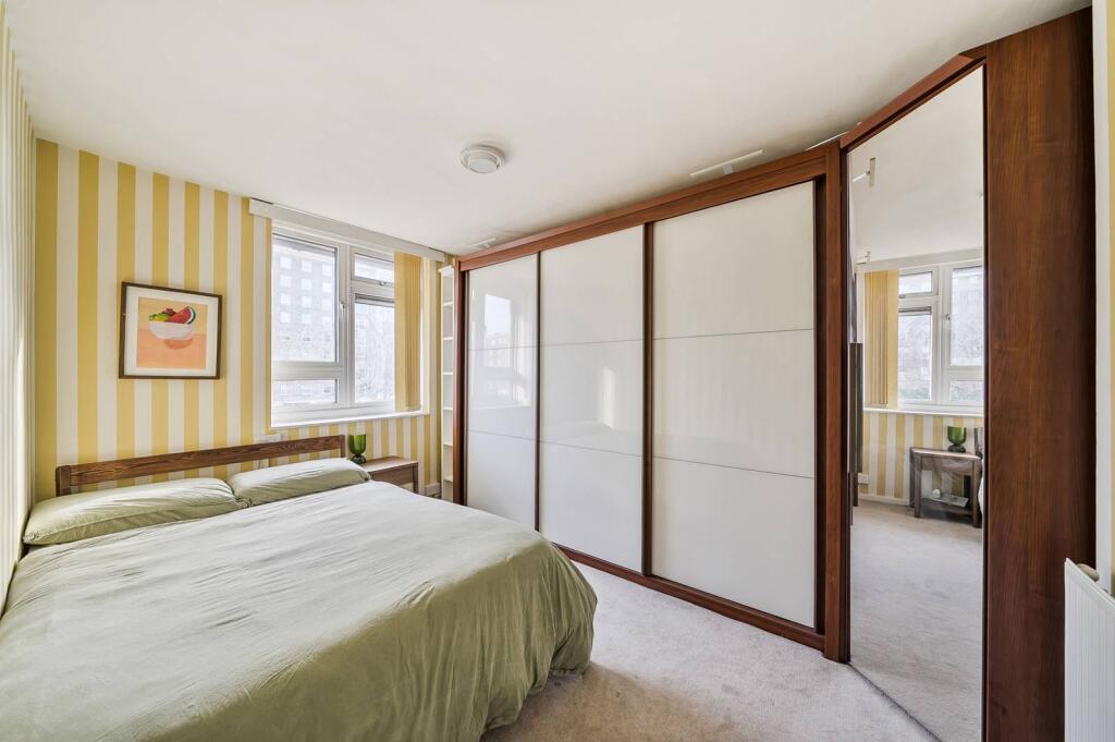 3 bed 1st Floor Flat for rent in London. From Foxtons - St Johns Wood