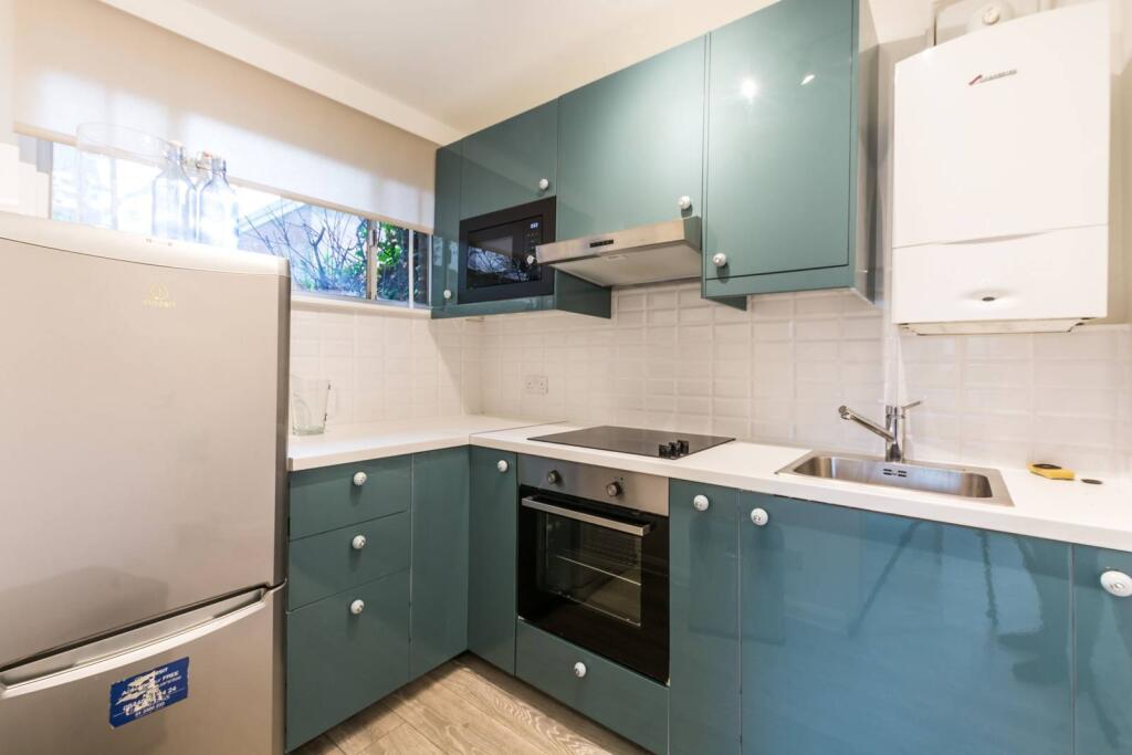 1 bed Mews for rent in London. From Foxtons - St Johns Wood