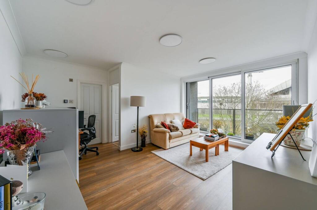 1 bed 1st Floor Flat for rent in London. From Foxtons - St Johns Wood