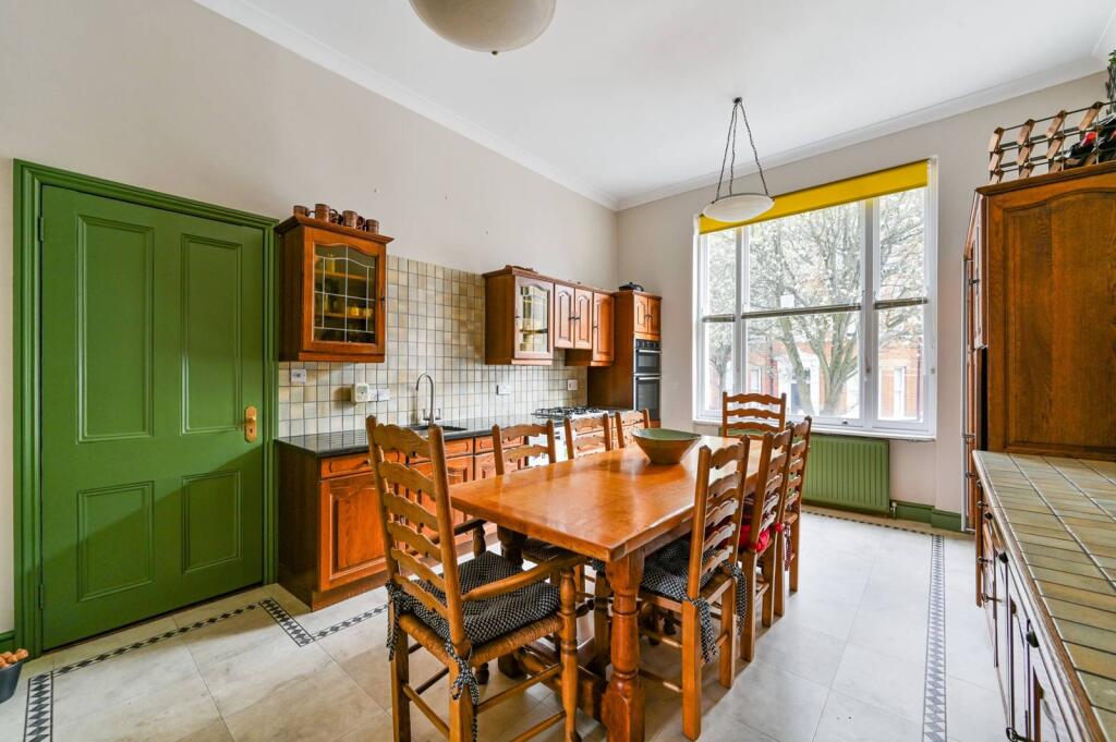 5 bed Mid Terraced House for rent in London. From Foxtons - St Johns Wood