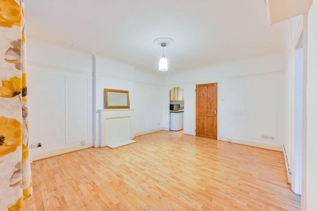 1 bed 1st Floor Flat for rent in Hampstead. From Foxtons - St Johns Wood