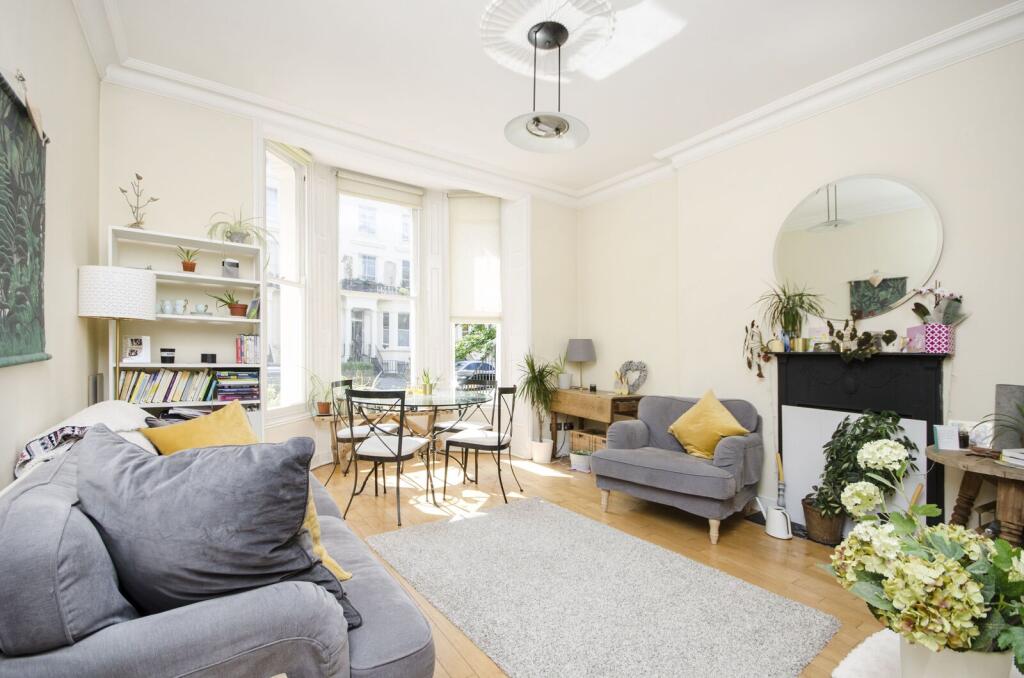 2 bed 1st Floor Flat for rent in Hampstead. From Foxtons - St Johns Wood