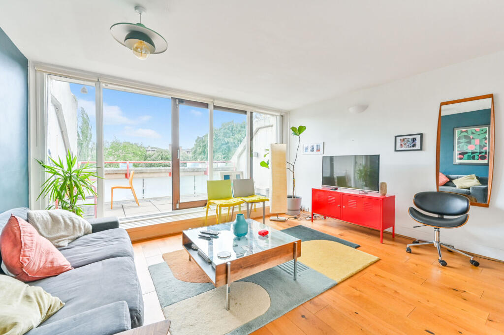 1 bed 1st Floor Flat for rent in Hampstead. From Foxtons - St Johns Wood