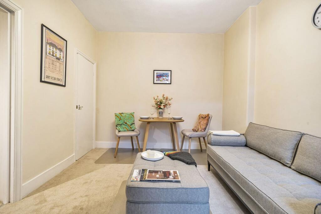 1 bed 1st Floor Flat for rent in London. From Foxtons - St Johns Wood