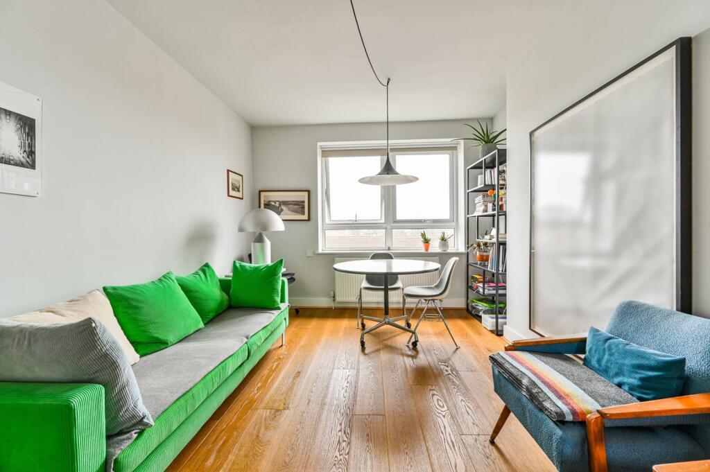 1 bed 1st Floor Flat for rent in London. From Foxtons - Stoke Newington