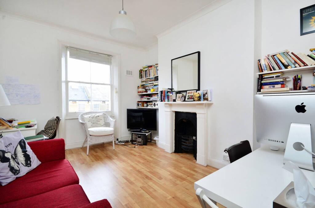 1 bed 1st Floor Flat for rent in London. From Foxtons - Stoke Newington