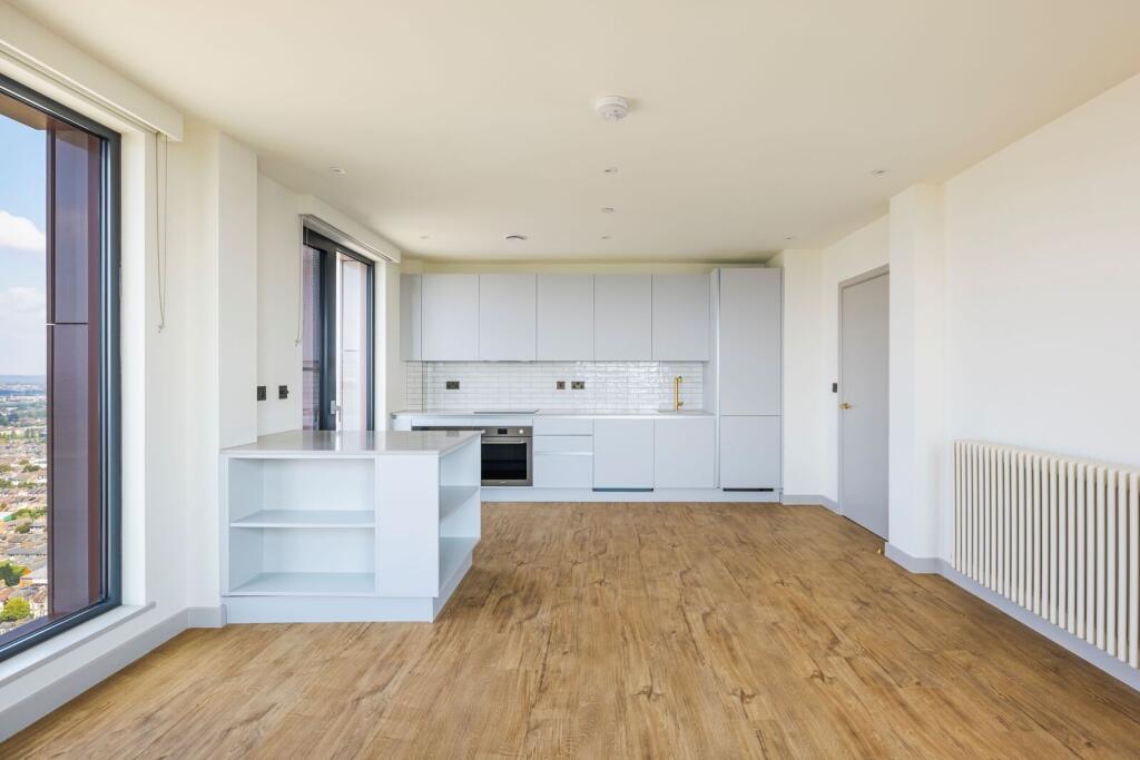 2 bed 1st Floor Flat for rent in . From Foxtons - Stoke Newington