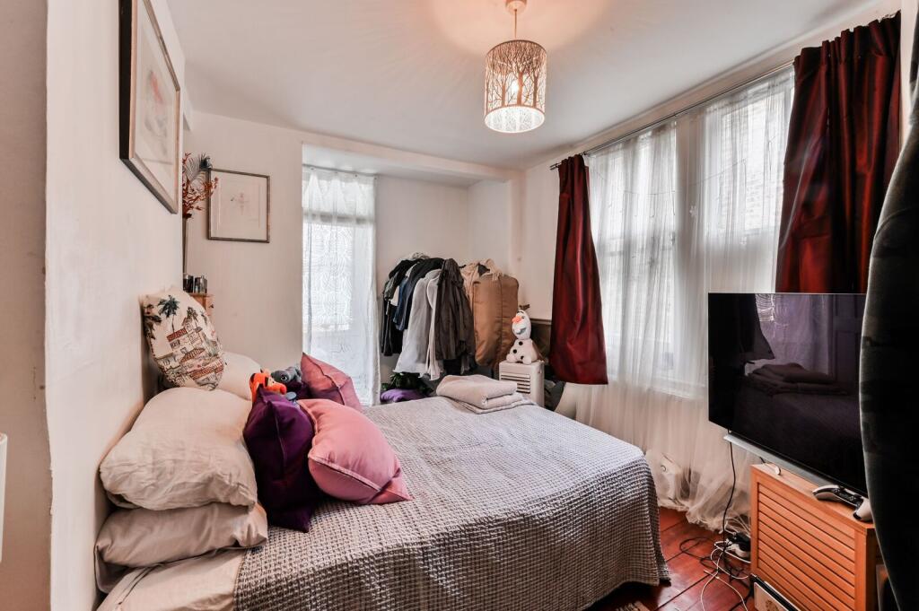 4 bed Detached for rent in Stoke Newington. From Foxtons - Stoke Newington 4 bed Detached for rent in Stoke Newington. From Foxtons - Stoke Newington