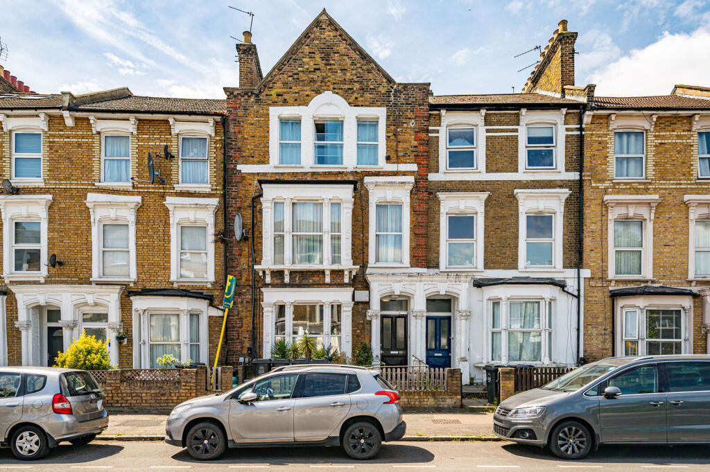 3 bed 1st Floor Flat for rent in London. From Foxtons - Stoke Newington 3 bed 1st Floor Flat for rent in London. From Foxtons - Stoke Newington