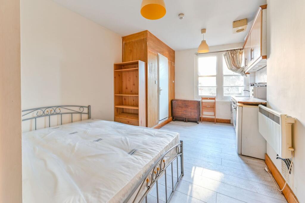 4 bed Studio for rent in London. From Foxtons - Stoke Newington
