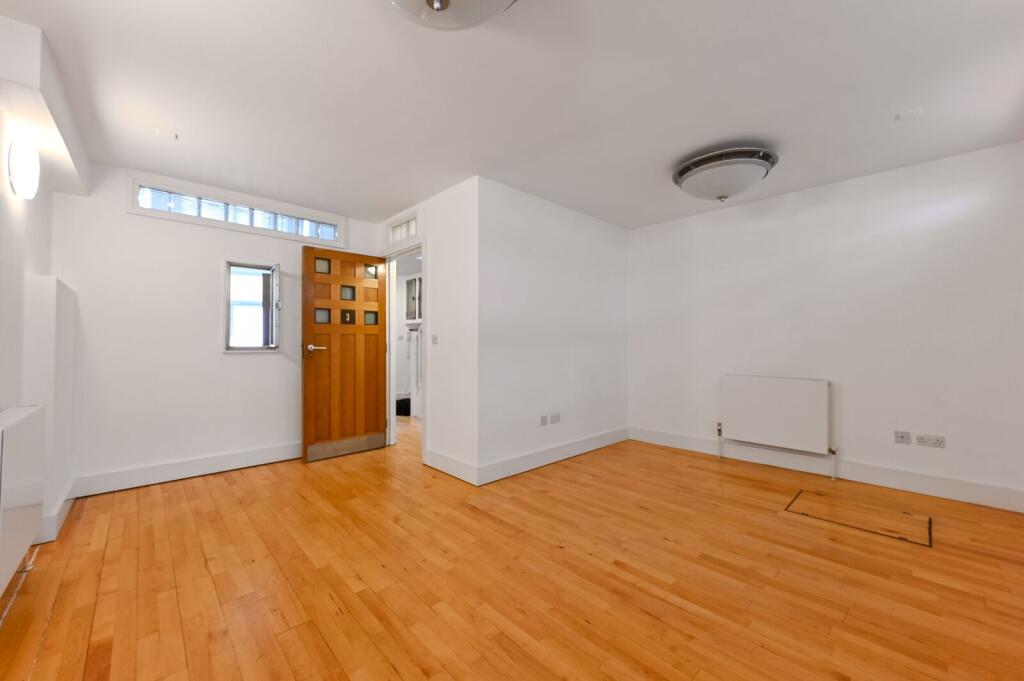 2 bed Mid Terraced House for rent in London. From Foxtons - Stoke Newington 2 bed Mid Terraced House for rent in London. From Foxtons - Stoke Newington