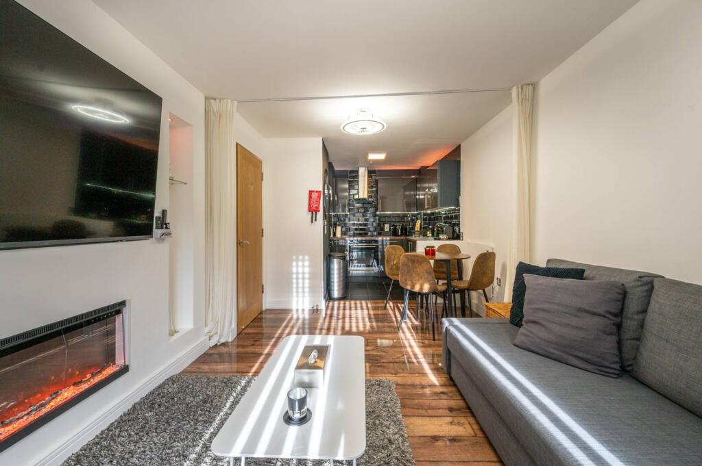 1 bed 1st Floor Flat for rent in London. From Foxtons - Stratford