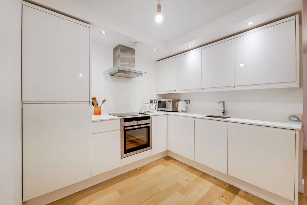 2 bed 1st Floor Flat for rent in London. From Foxtons - Stratford 2 bed 1st Floor Flat for rent in London. From Foxtons - Stratford