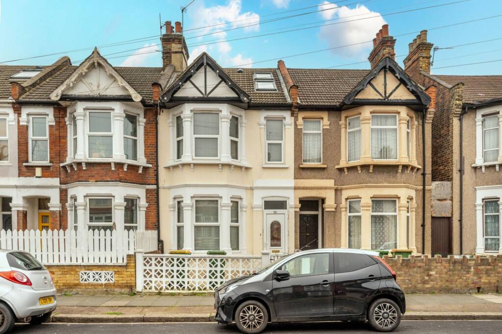 4 bed Mid Terraced House for rent in London. From Foxtons - Stratford