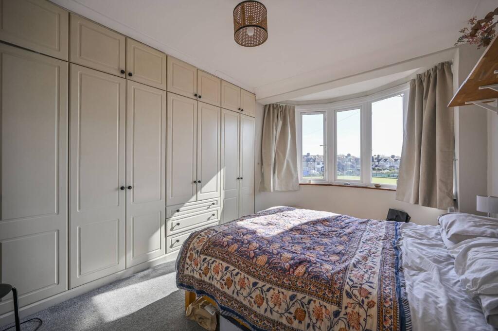 3 bed 1st Floor Flat for rent in London. From Foxtons - Stratford