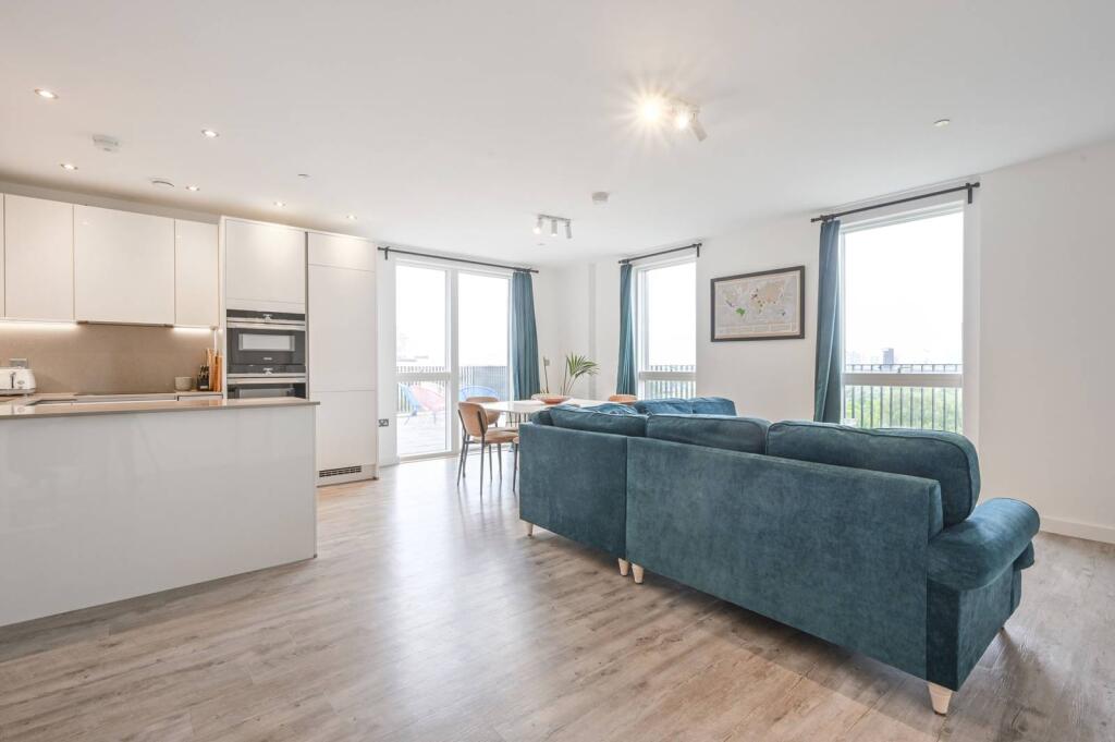 2 bed 1st Floor Flat for rent in London. From Foxtons - Stratford 2 bed 1st Floor Flat for rent in London. From Foxtons - Stratford