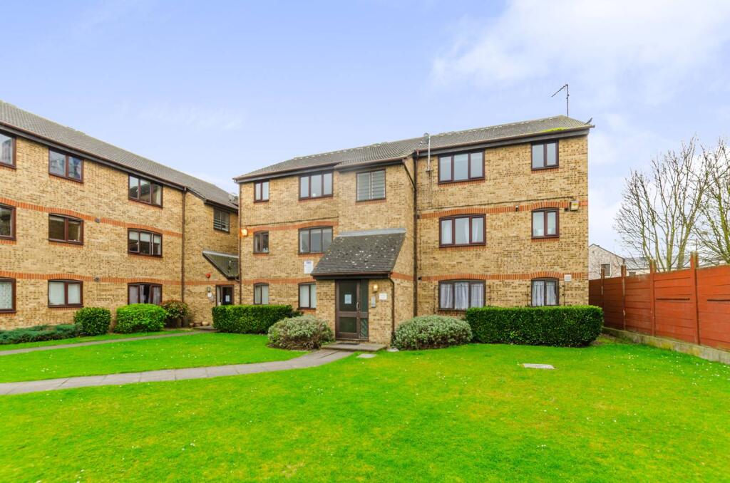 1 bed 1st Floor Flat for rent in Stratford. From Foxtons - Stratford