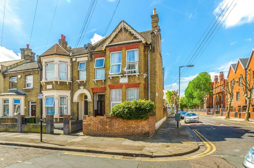 3 bed 1st Floor Flat for rent in East Ham. From Foxtons - Stratford 3 bed 1st Floor Flat for rent in East Ham. From Foxtons - Stratford