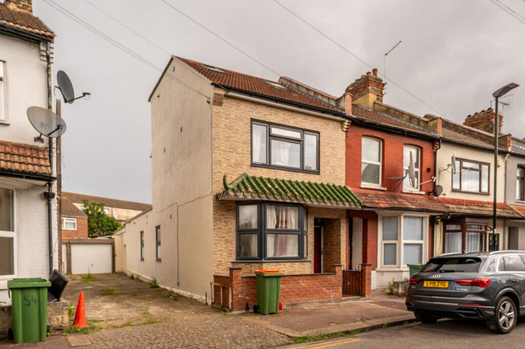 6 bed End of Terrace for rent in West Ham. From Foxtons - Stratford