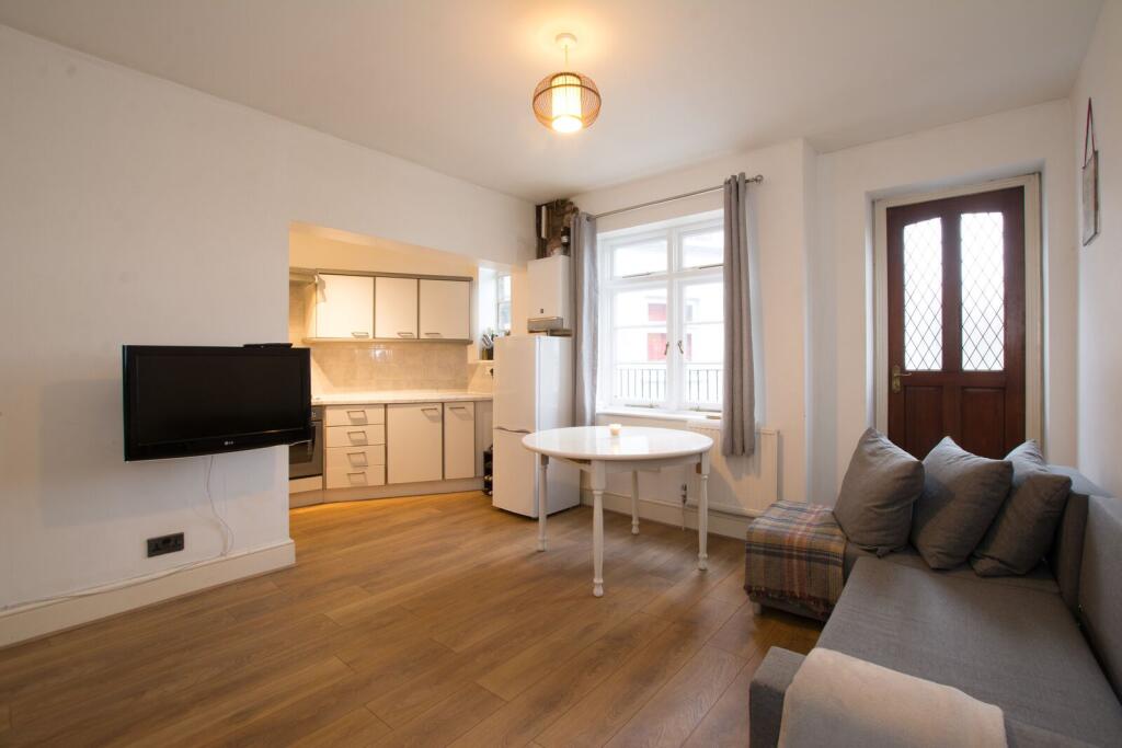1 bed 1st Floor Flat for rent in London. From Foxtons - Stratford