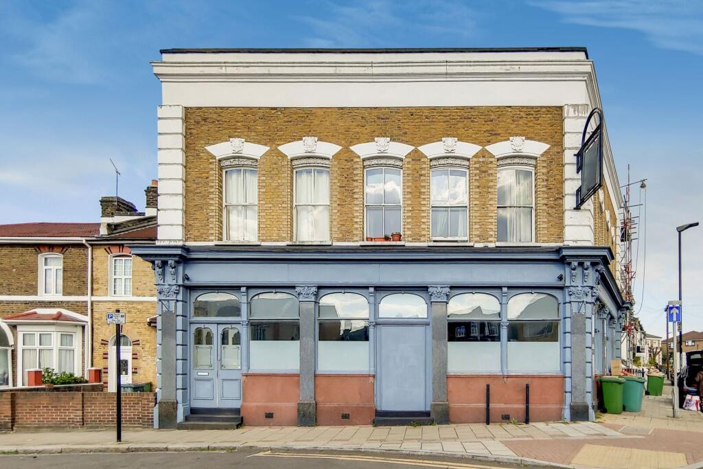 3 bed 1st Floor Flat for rent in London. From Foxtons - Stratford