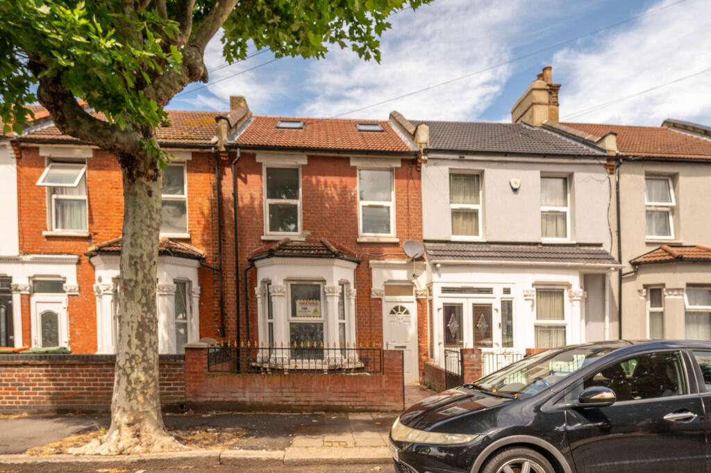 6 bed 1st Floor Flat for rent in London. From Foxtons - Stratford