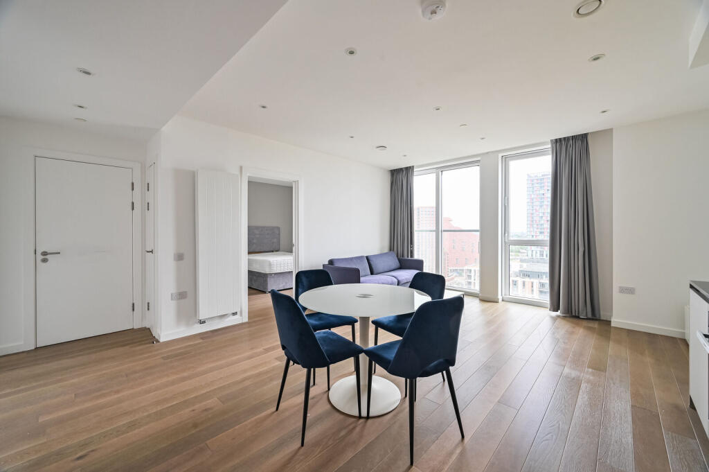 1 bed 1st Floor Flat for rent in . From Foxtons - Stratford