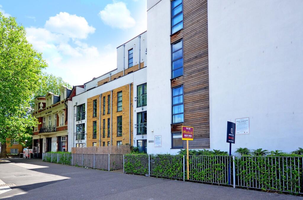 2 bed 1st Floor Flat for rent in Stratford. From Foxtons - Stratford