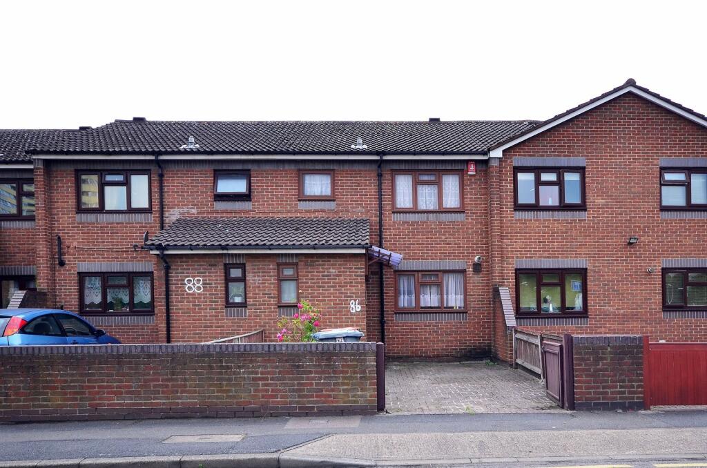 3 bed Detached for rent in West Ham. From Foxtons - Stratford 3 bed Detached for rent in West Ham. From Foxtons - Stratford