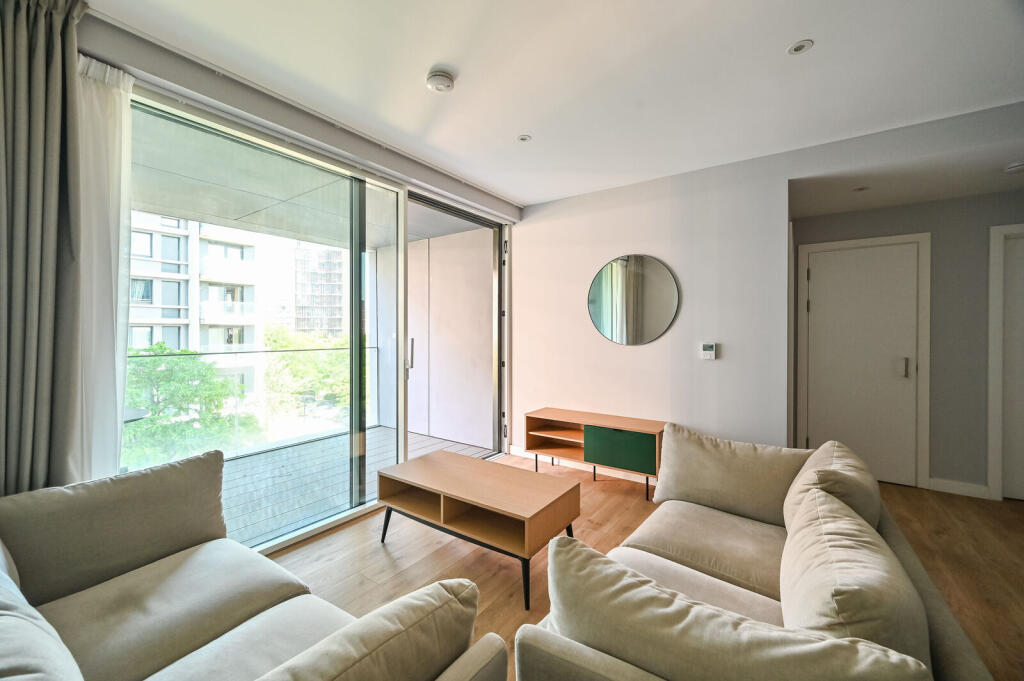 2 bed 1st Floor Flat for rent in Stratford. From Foxtons - Stratford