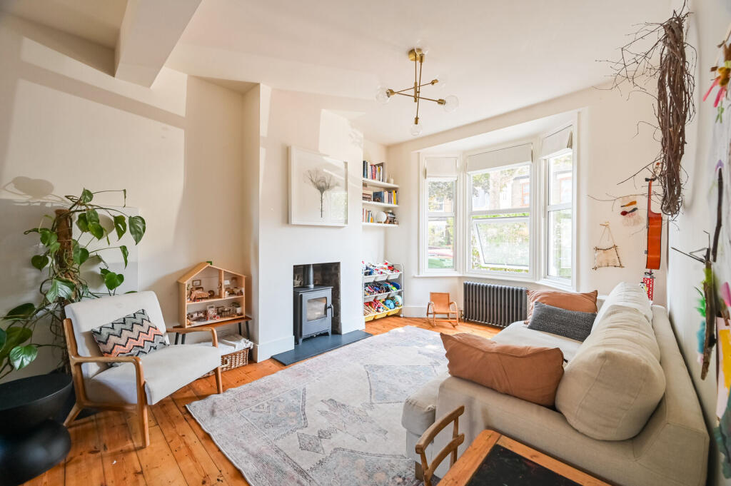 4 bed Mid Terraced House for rent in East Ham. From Foxtons - Stratford