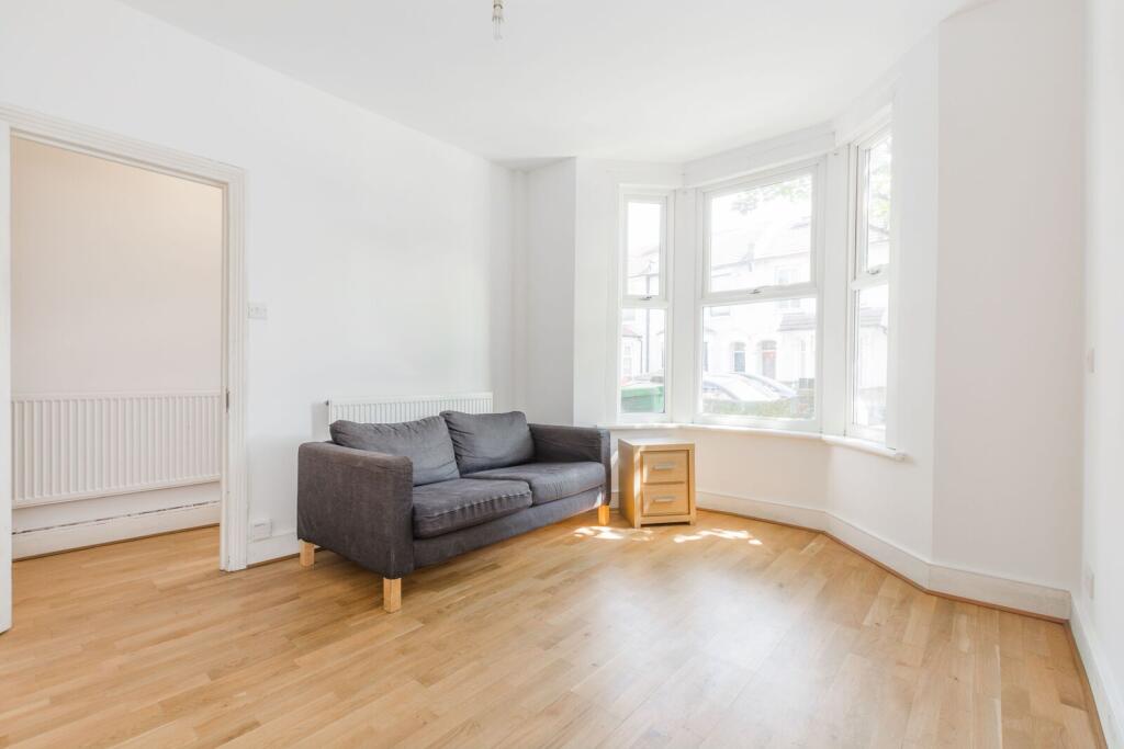3 bed Detached for rent in West Ham. From Foxtons - Stratford