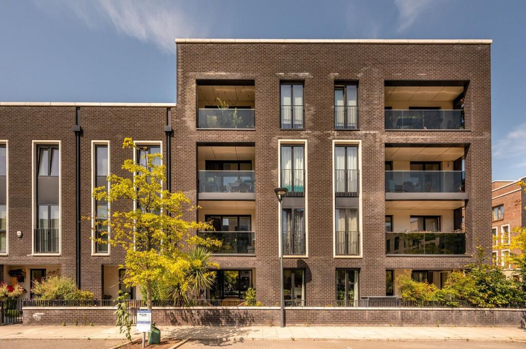 3 bed 1st Floor Flat for rent in London. From Foxtons - Stratford 3 bed 1st Floor Flat for rent in London. From Foxtons - Stratford