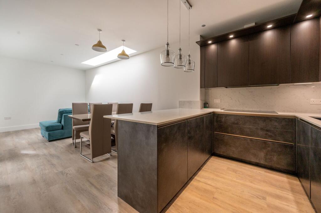 3 bed 1st Floor Flat for rent in London. From Foxtons - Stratford 3 bed 1st Floor Flat for rent in London. From Foxtons - Stratford