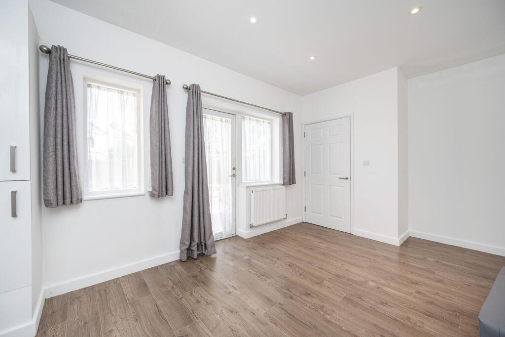 2 bed 1st Floor Flat for rent in Stratford. From Foxtons - Stratford 2 bed 1st Floor Flat for rent in Stratford. From Foxtons - Stratford