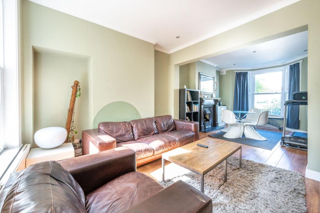 2 bed Detached for rent in London. From Foxtons - Stratford 2 bed Detached for rent in London. From Foxtons - Stratford