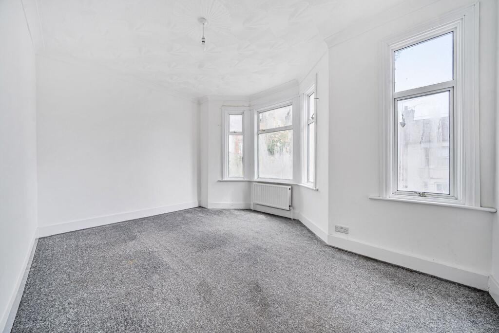 4 bed Detached for rent in London. From Foxtons - Stratford 4 bed Detached for rent in London. From Foxtons - Stratford