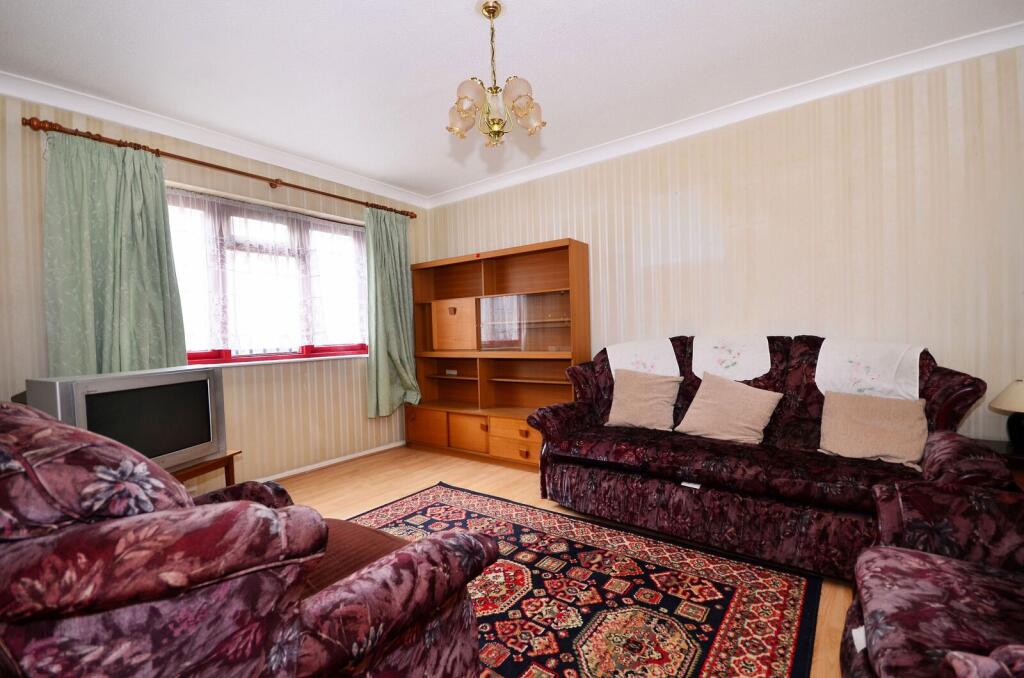 3 bed 1st Floor Flat for rent in London. From Foxtons - Stratford
