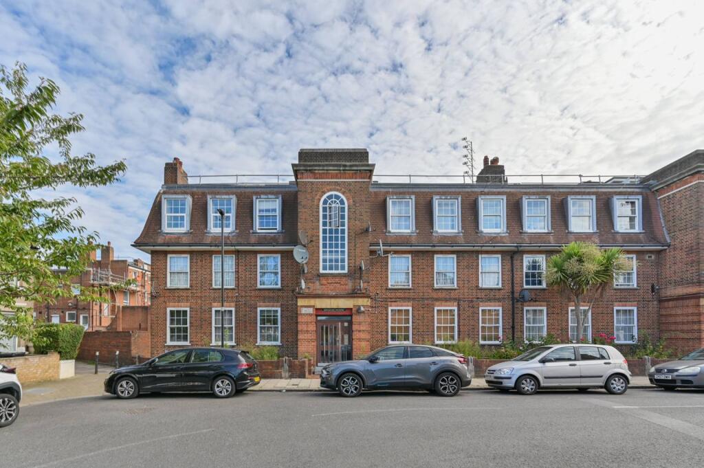 2 bed 1st Floor Flat for rent in London. From Foxtons - Streatham