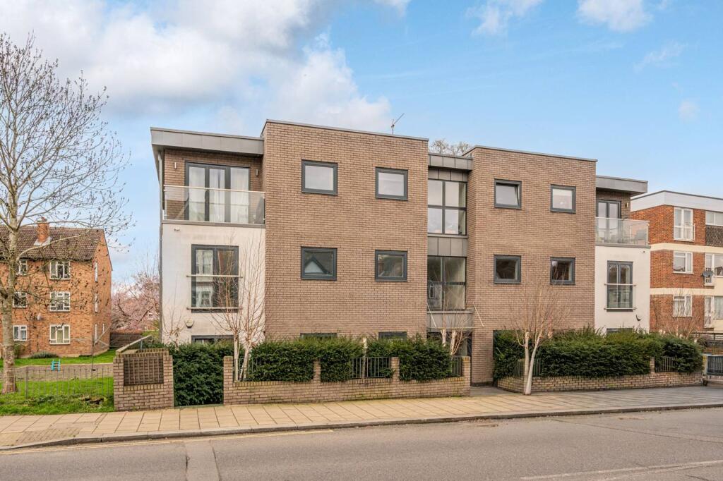 2 bed 1st Floor Flat for rent in London. From Foxtons - Streatham