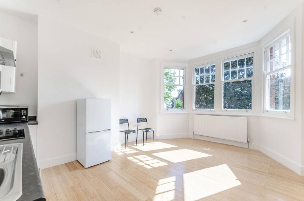 1 bed 1st Floor Flat for rent in Streatham. From Foxtons - Streatham