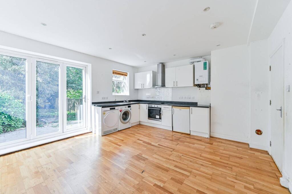 2 bed 1st Floor Flat for rent in Streatham. From Foxtons - Streatham