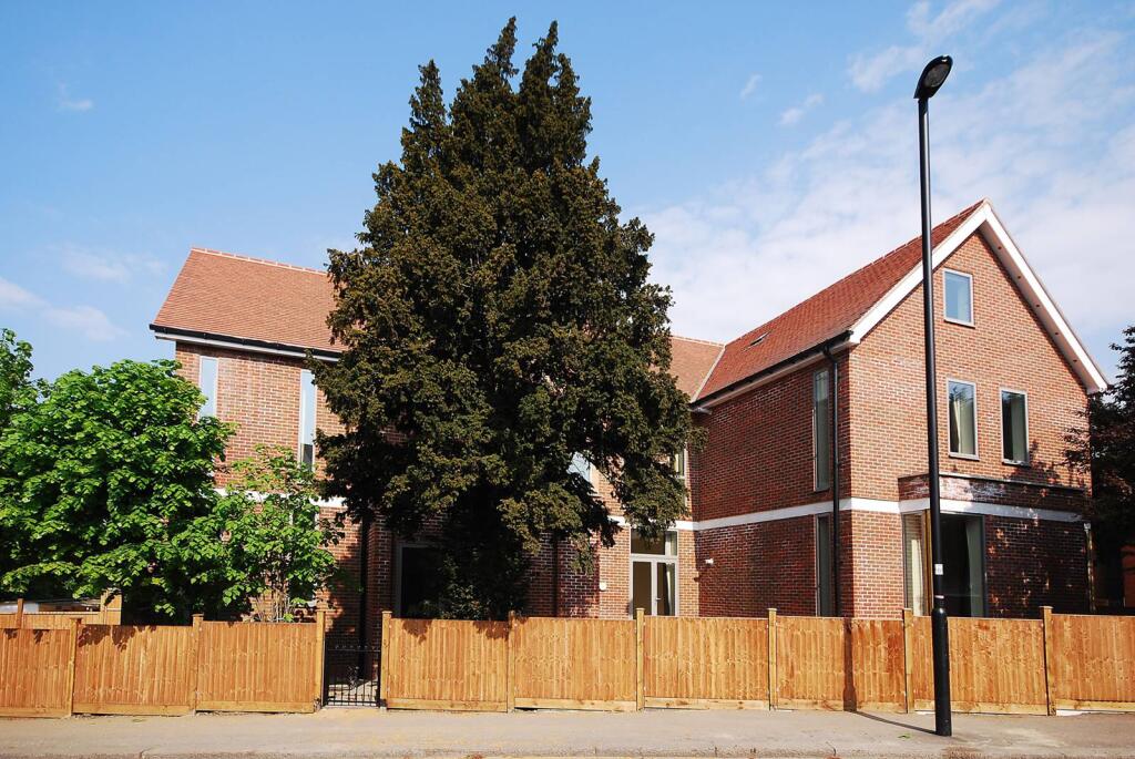 2 bed 1st Floor Flat for rent in London. From Foxtons - Streatham