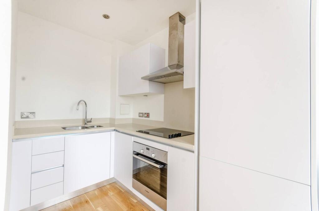 1 bed 1st Floor Flat for rent in Streatham. From Foxtons - Streatham