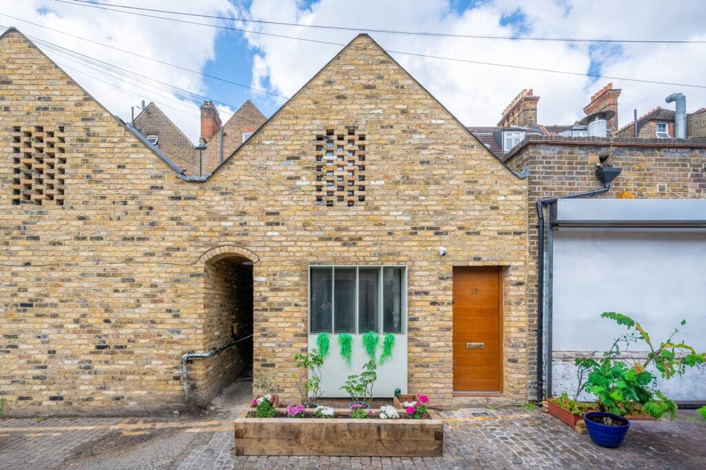 2 bed Detached for rent in Streatham. From Foxtons - Streatham