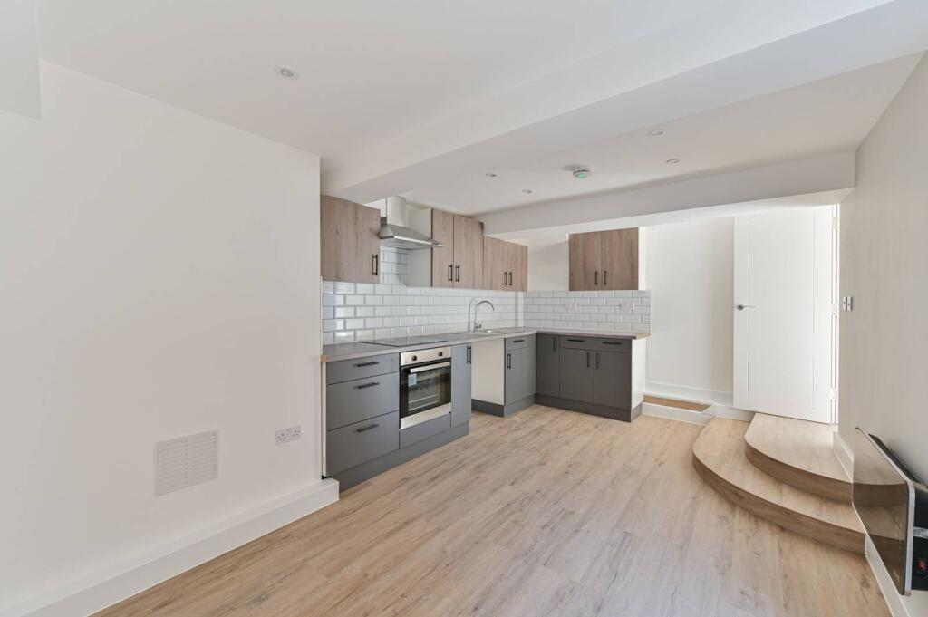 1 bed 1st Floor Flat for rent in Streatham. From Foxtons - Streatham