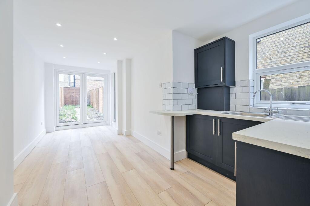 2 bed 1st Floor Flat for rent in Streatham. From Foxtons - Streatham