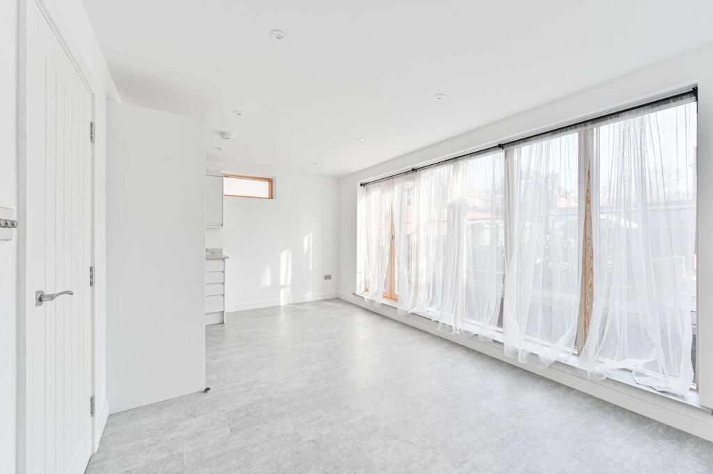 2 bed 1st Floor Flat for rent in Streatham. From Foxtons - Streatham