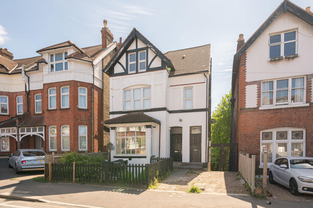 2 bed 1st Floor Flat for rent in Streatham. From Foxtons - Streatham 2 bed 1st Floor Flat for rent in Streatham. From Foxtons - Streatham