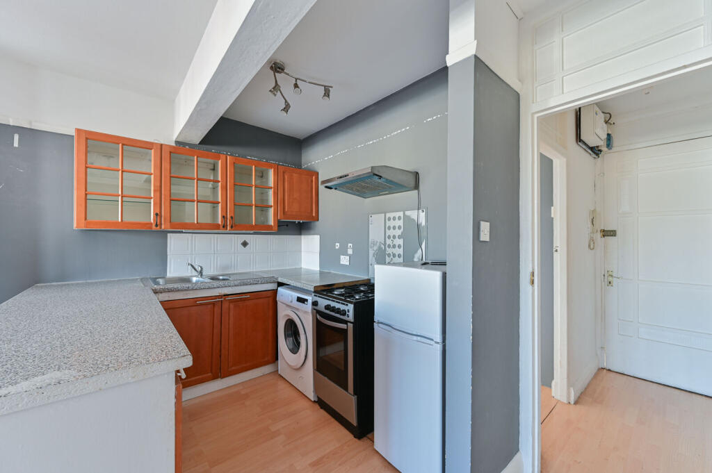 1 bed 1st Floor Flat for rent in London. From Foxtons - Streatham